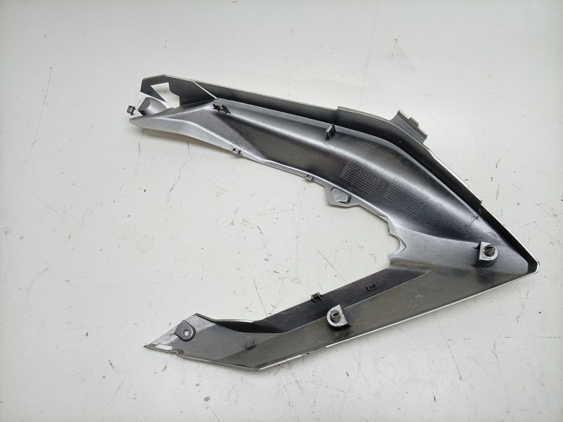 Recambio de moldura para honda nc nc 750 x (rh09) referencia OEM IAM  64351MKWD000 