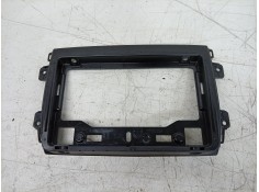 Recambio de moldura para toyota proace max referencia OEM IAM  735759295 