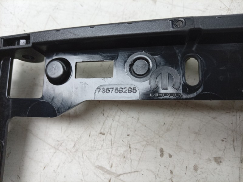 Recambio de moldura para toyota proace max referencia OEM IAM  735759295 