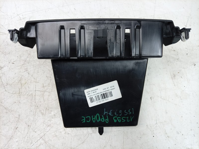 Recambio de moldura para toyota proace max referencia OEM IAM 07357461820 07687461800 