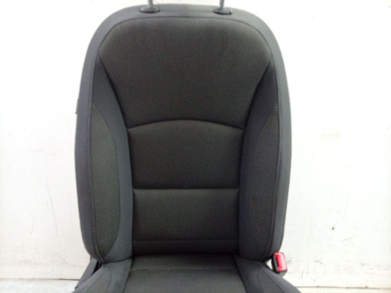 Recambio de juego asientos completo para kg mobility tivoli referencia OEM IAM  1303208CCX 