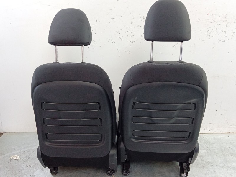 Recambio de juego asientos completo para kg mobility tivoli referencia OEM IAM  1303208CCX 