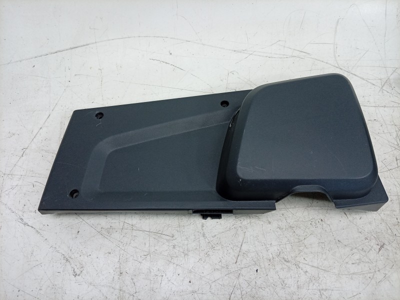 Recambio de moldura para toyota proace max referencia OEM IAM  011065 