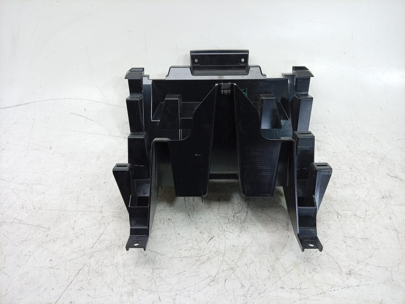 Recambio de moldura para toyota proace max referencia OEM IAM  1319424070 