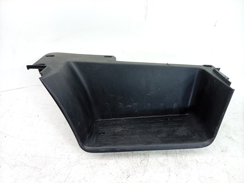 Recambio de moldura para toyota proace max referencia OEM IAM  1316243070 