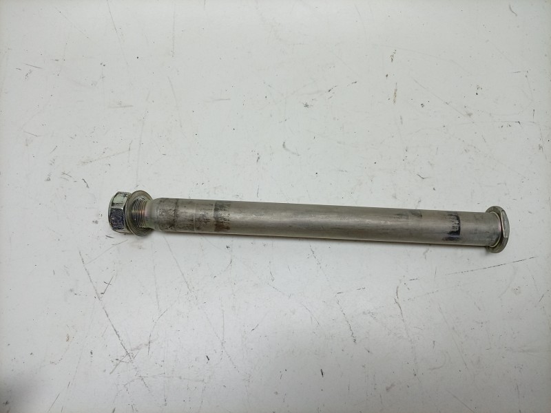 Recambio de eje trasero para yamaha mt mt-09 (rn83) referencia OEM IAM  4XV253811000 