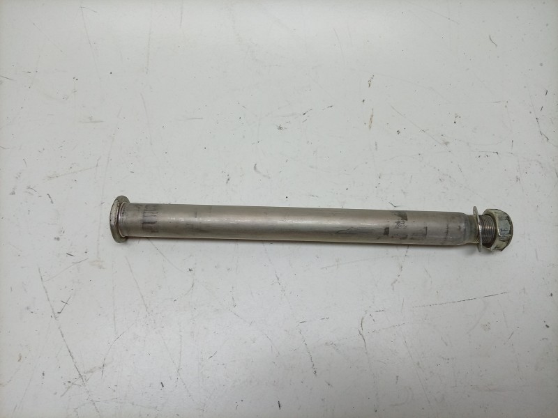 Recambio de eje trasero para yamaha mt mt-09 (rn83) referencia OEM IAM  4XV253811000 