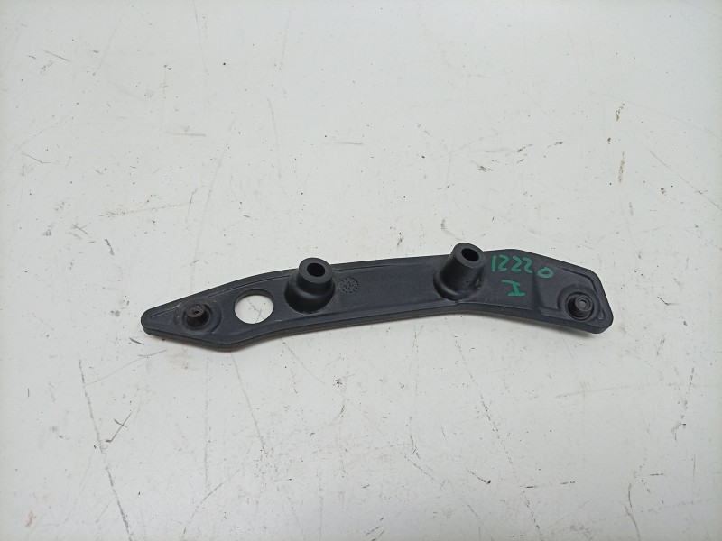 Recambio de moldura para yamaha x-max 125 referencia OEM IAM  BL1F832200 