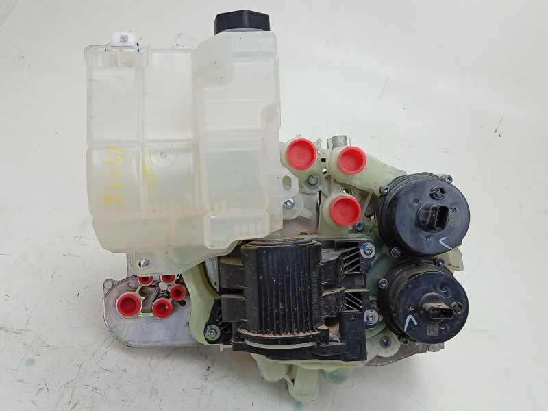 Recambio de bomba calefaccion para tesla model 3 ev referencia OEM IAM  1547595A2F 