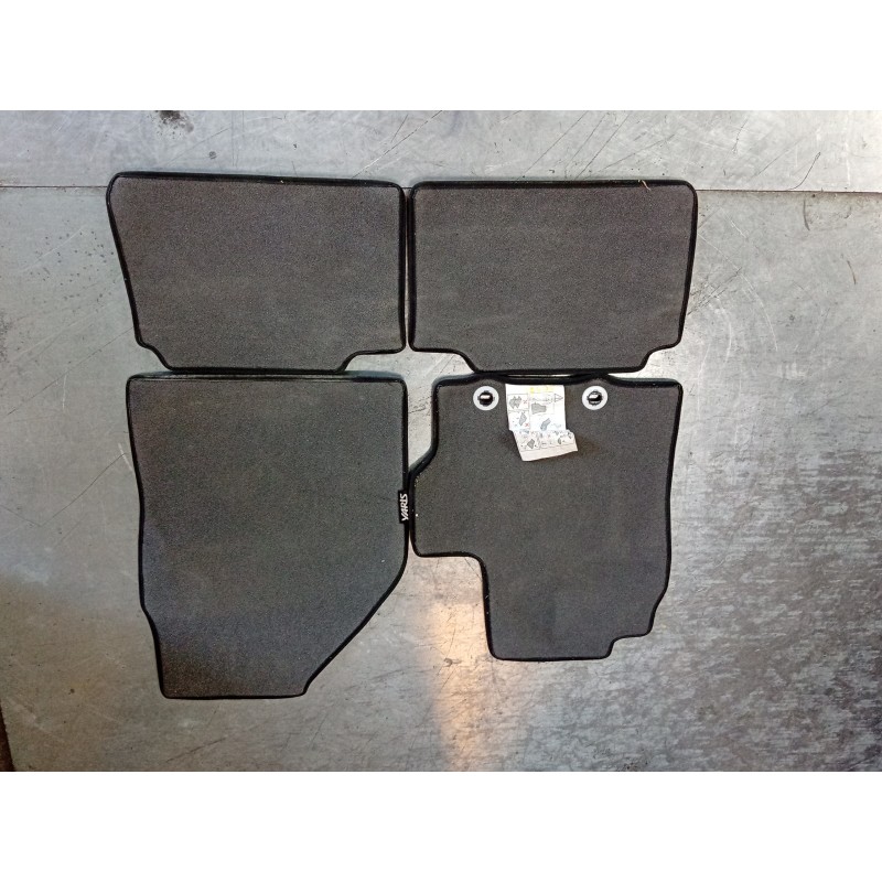 Recambio de juego alfombrillas para toyota yaris (_p21_, _pa1_, _ph1_) 1.5 hybrid (mxph11) referencia OEM IAM  58510YYK30 