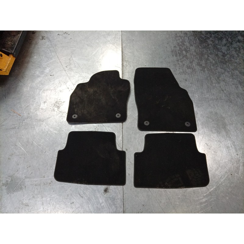 Recambio de juego alfombrillas para volkswagen polo vi (aw1, bz1, ae1) 1.0 tsi referencia OEM IAM  2G1863011B 