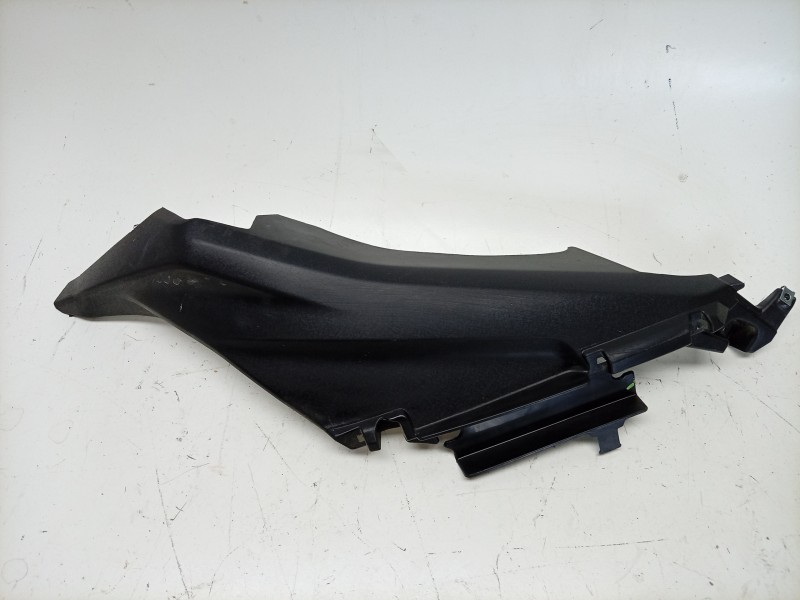 Recambio de moldura para yamaha x-max 125 referencia OEM IAM  B74F172A00 