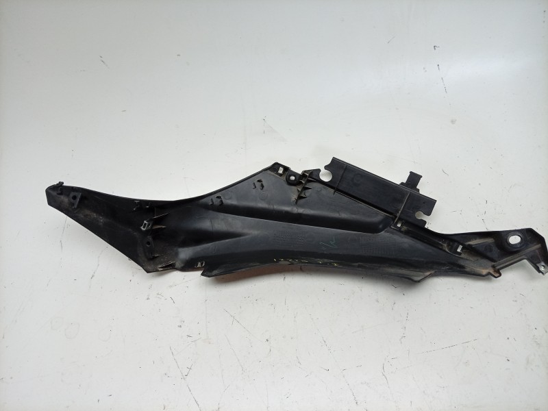 Recambio de moldura para yamaha x-max 125 referencia OEM IAM  B74F172A00 