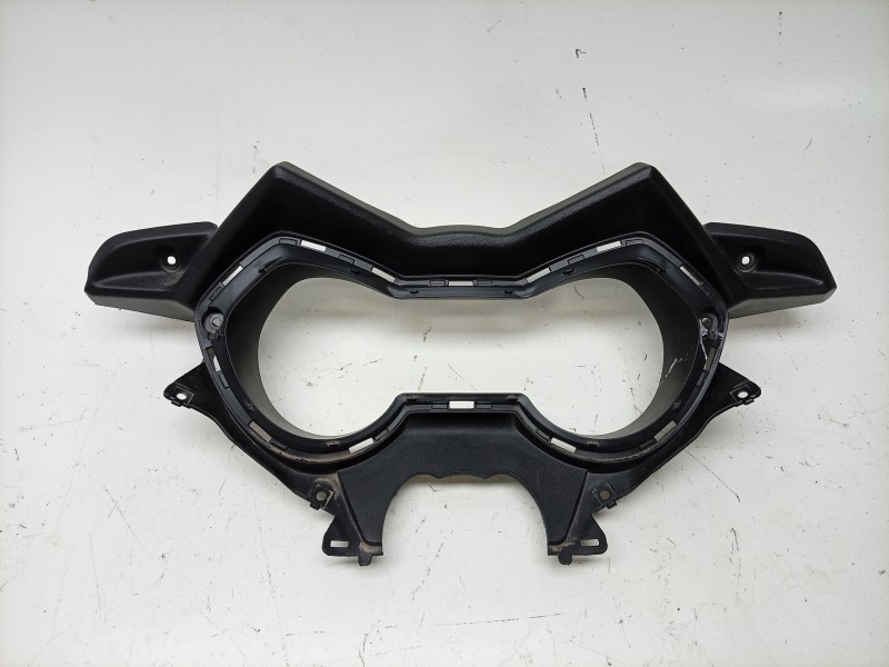 Recambio de moldura para yamaha x-max 125 referencia OEM IAM  BL1F836K00 