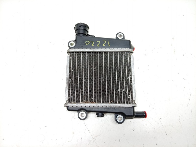 Recambio de radiador agua para yamaha x-max 125 referencia OEM IAM B6HE240A0100 B6HE240A0100 