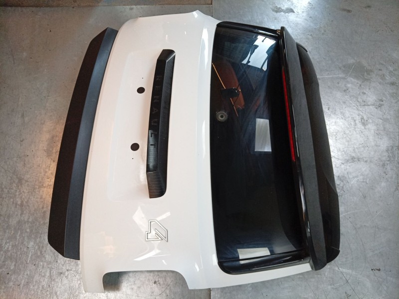 Recambio de porton trasero para renault 4 e-tech 120 referencia OEM IAM  901009315R 