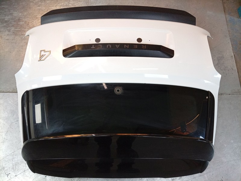 Recambio de porton trasero para renault 4 e-tech 120 referencia OEM IAM  901009315R 
