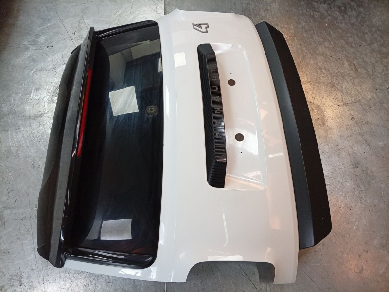 Recambio de porton trasero para renault 4 e-tech 120 referencia OEM IAM  901009315R 