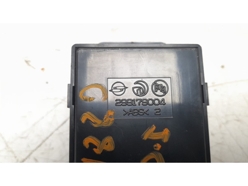 Recambio de mando elevalunas delantero izquierdo para ssangyong rexton limited 4x4 referencia OEM IAM 8511036200  