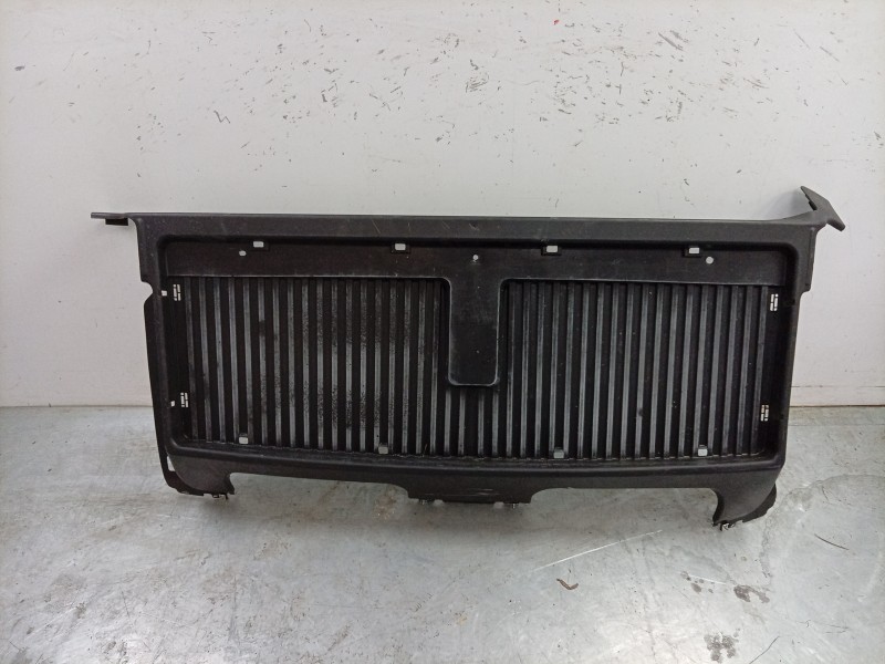 Recambio de moldura para toyota proace max referencia OEM IAM 1310154070 1312405070 