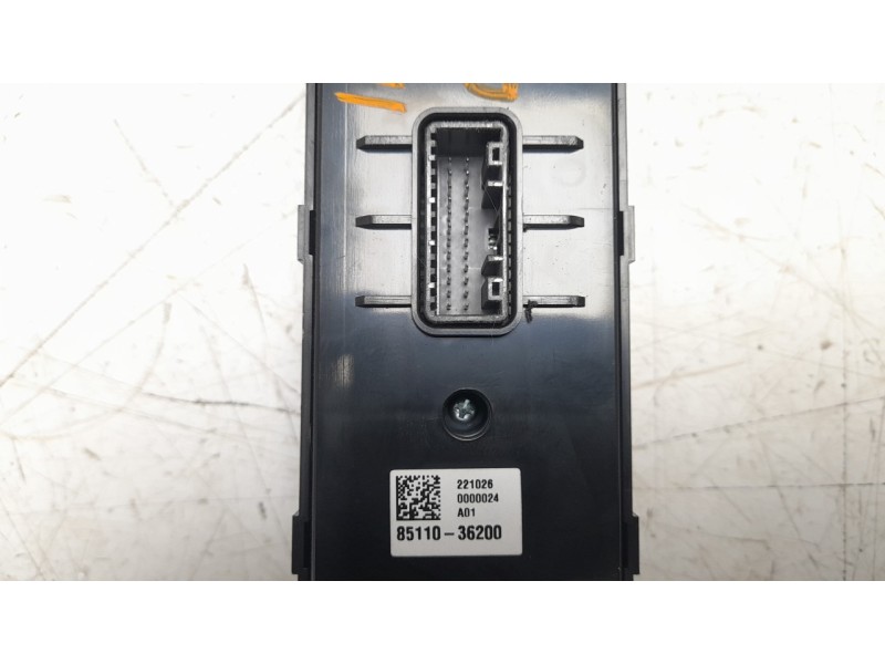 Recambio de mando elevalunas delantero izquierdo para ssangyong rexton limited 4x4 referencia OEM IAM 8511036200  