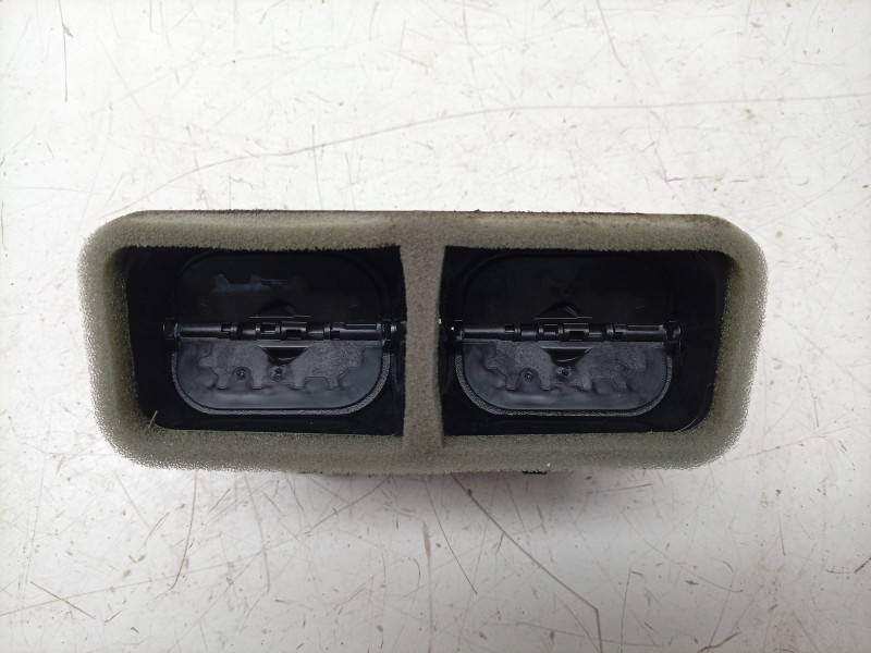 Recambio de rejilla aireadora para mercedes-benz cle cle 220d referencia OEM IAM  A2068304301 