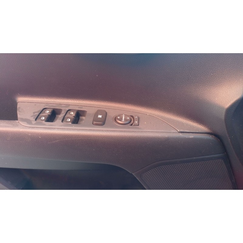 Recambio de mando elevalunas delantero izquierdo para kia stonic (yb) 1.0 t-gdi eco-dynamics+ referencia OEM IAM   