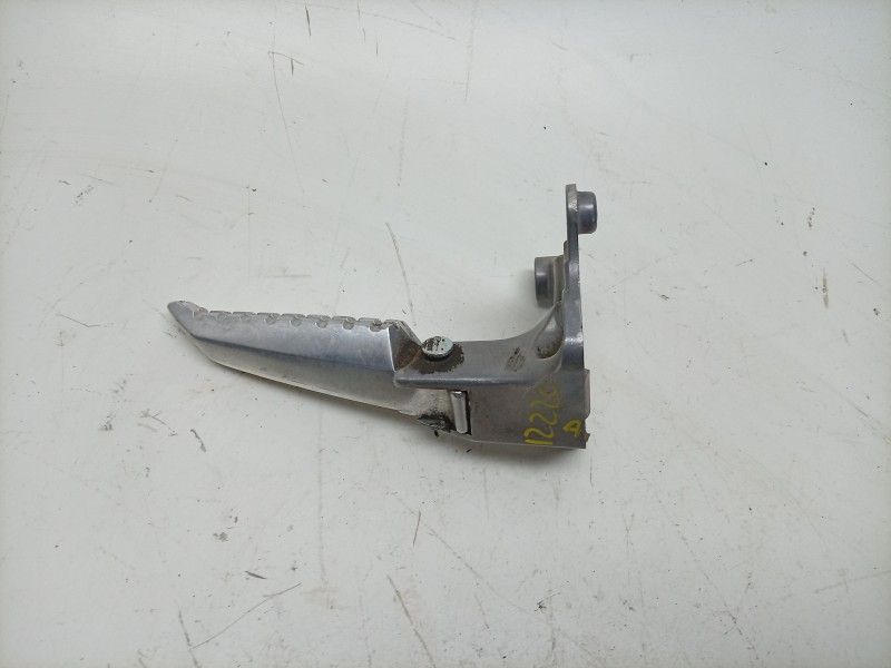Recambio de estribo lateral para yamaha x-max 125 referencia OEM IAM  B74F74400000 