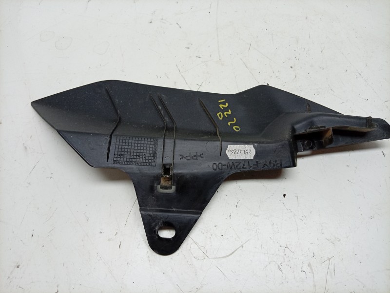Recambio de moldura para yamaha x-max 125 referencia OEM IAM  B9YF172W00 