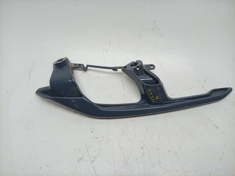 Recambio de agarradera trasera para yamaha x-max 125 referencia OEM IAM  BL1F474W00P8 