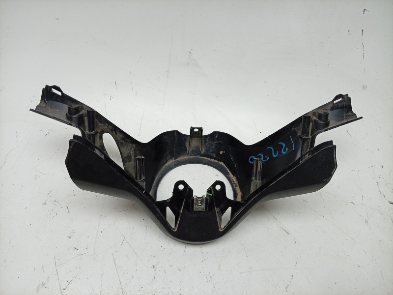 Recambio de moldura para yamaha x-max 125 referencia OEM IAM  BL2F614400 