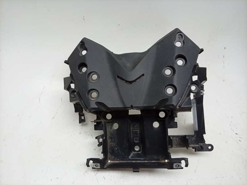 Recambio de moldura para yamaha x-max 125 referencia OEM IAM  BL1H212B00 