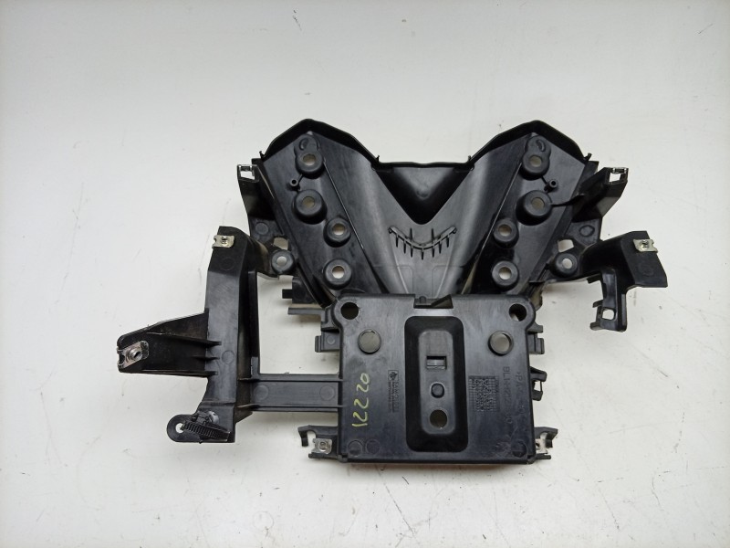 Recambio de moldura para yamaha x-max 125 referencia OEM IAM  BL1H212B00 