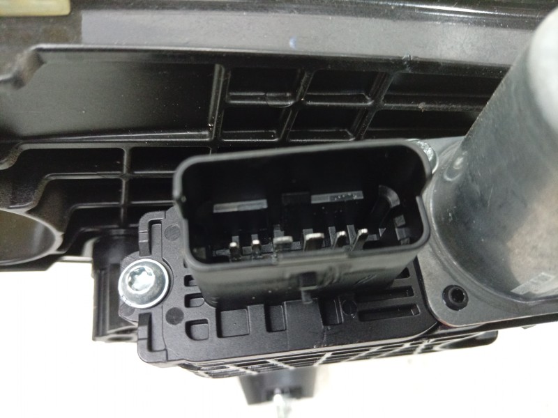 Recambio de elevalunas trasero izquierdo para renault 4 e-tech 120 referencia OEM IAM  827210894R 