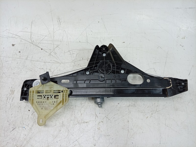 Recambio de elevalunas trasero derecho para renault 4 e-tech 120 referencia OEM IAM  827200841R 