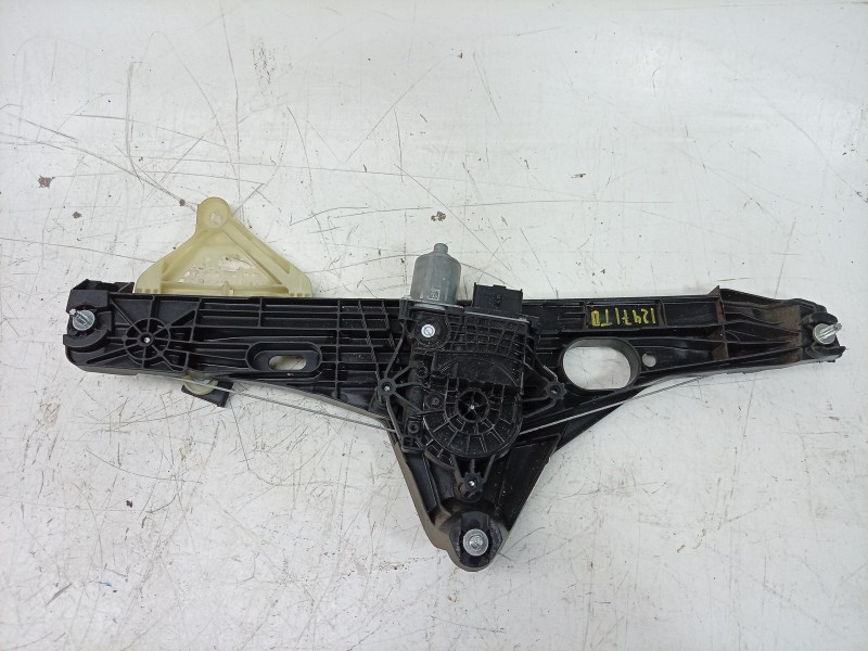 Recambio de elevalunas trasero derecho para renault 4 e-tech 120 referencia OEM IAM  827200841R 