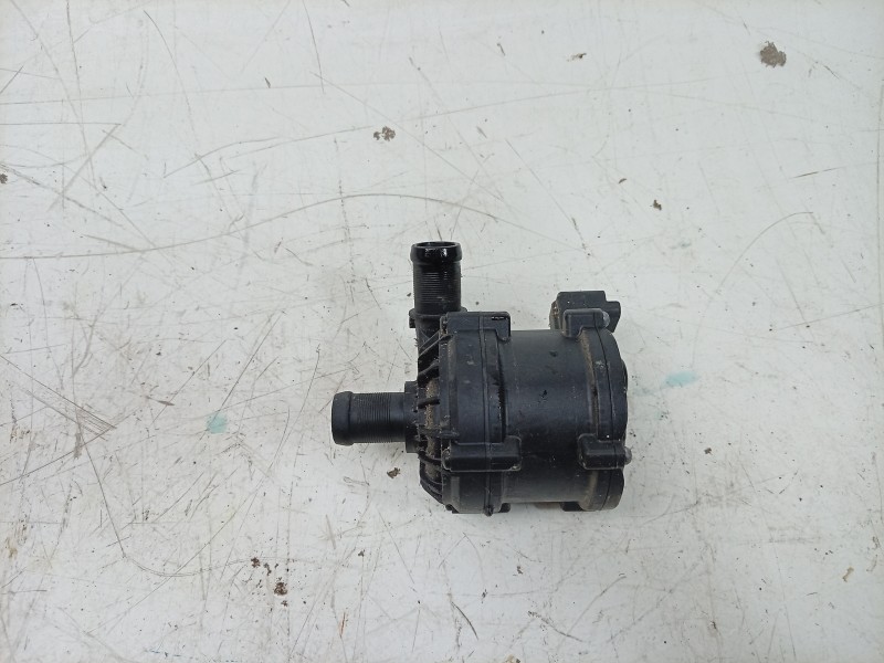 Recambio de bomba agua para renault 4 e-tech 120 referencia OEM IAM 039202452G 929303238R 