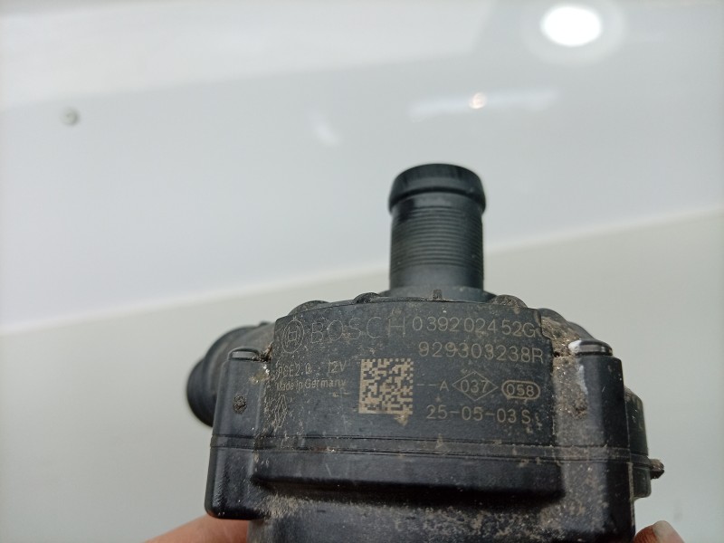 Recambio de bomba agua para renault 4 e-tech 120 referencia OEM IAM 039202452G 929303238R 