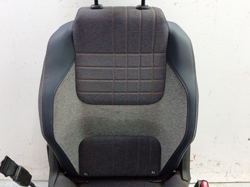 Recambio de juego asientos completo para renault 4 e-tech 120 referencia OEM IAM   