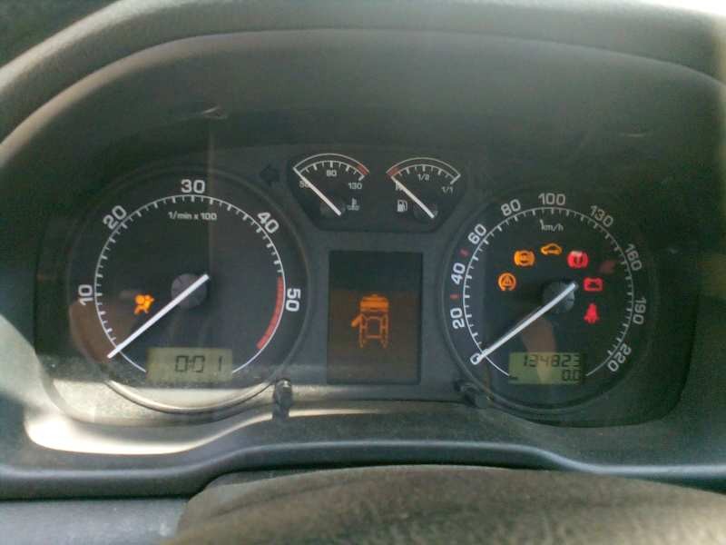 skoda octavia berlina (1u2) del año 2001