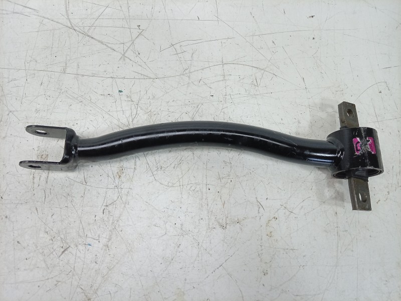 Recambio de brazo suspension inferior trasero derecho para renault 4 e-tech 120 referencia OEM IAM  555097961R 