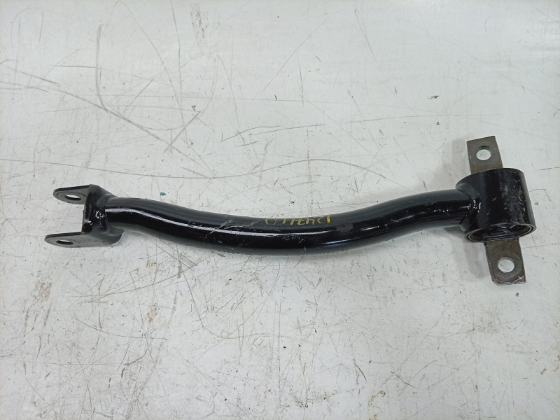 Recambio de brazo suspension inferior trasero derecho para renault 4 e-tech 120 referencia OEM IAM  555097961R 