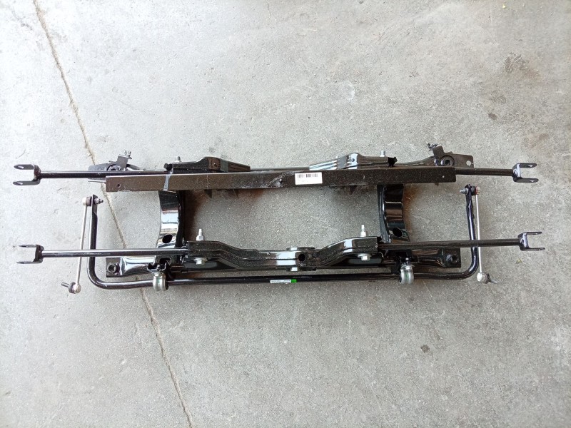 Recambio de puente trasero para renault 4 e-tech 120 referencia OEM IAM  554012196R 