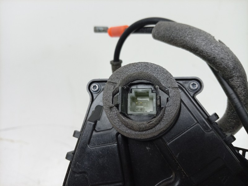Recambio de cerradura puerta delantera izquierda para renault 4 e-tech 120 referencia OEM IAM 805032175R 805032175R 