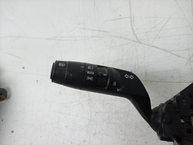 Recambio de palanca cambio para renault 4 e-tech 120 referencia OEM IAM  255676758R 