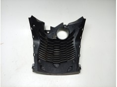 Recambio de moldura para yamaha x-max 125 referencia OEM IAM  B74H33101000 