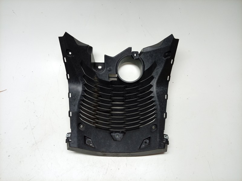 Recambio de moldura para yamaha x-max 125 referencia OEM IAM  B74H33101000 