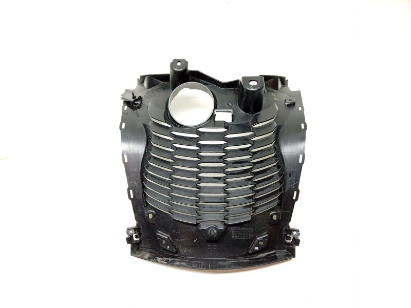 Recambio de moldura para yamaha x-max 125 referencia OEM IAM  B74H33101000 