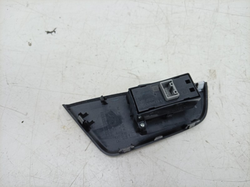 Recambio de mando elevalunas trasero derecho para honda cr-v (rw) 2.0 i-mmd hybrid elegance 2wd referencia OEM IAM  35760T1GG11 
