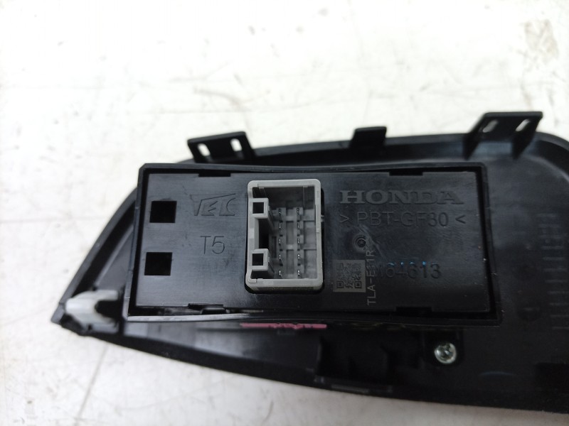 Recambio de mando elevalunas trasero derecho para honda cr-v (rw) 2.0 i-mmd hybrid elegance 2wd referencia OEM IAM  35760T1GG11 
